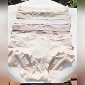 5 NEW PAIRS OF NYLON SEAMLESS BOW TIE  PANTIES LG